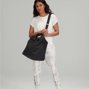 Lululemon On My Level Bag 19L